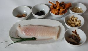 Fliet_de_lingue_girolles_amandes_olives_001